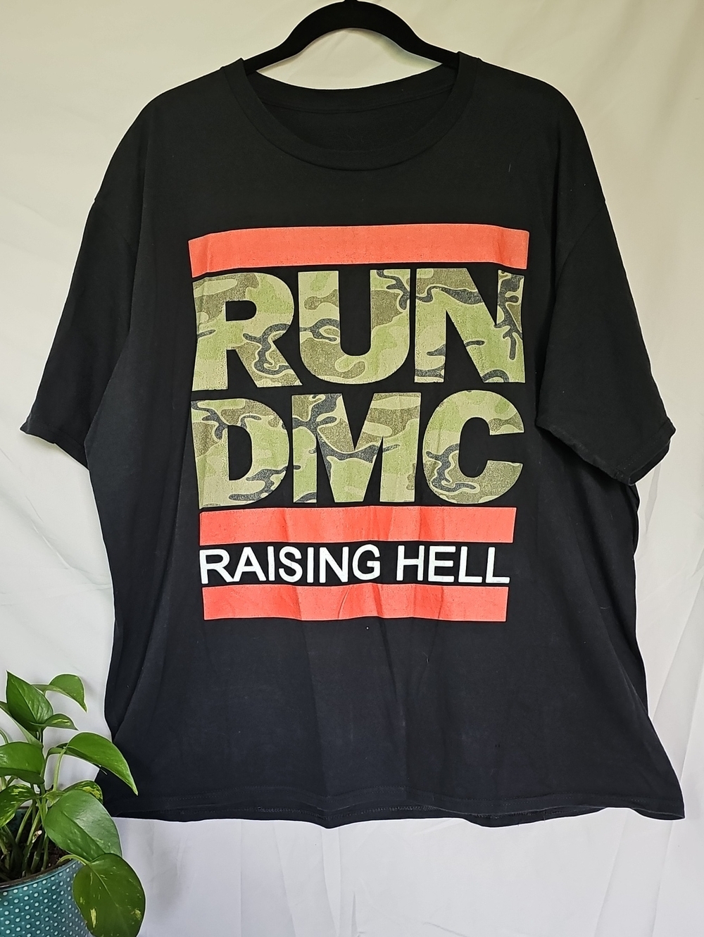 RUN DMC 'Raising Hell' Short Sleeve Tee - Black